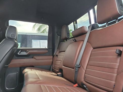Used 2025 GMC Sierra 2500 Denali Ultimate w/ Max Trailering Package AWD/4WD image 14