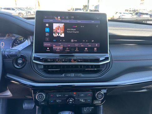 Used 2025 Jeep Compass Trailhawk w/ Trailer Tow Group image 21