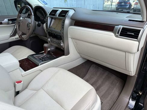 Used 2017 Lexus GX 460 image 14
