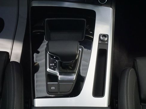 Used 2024 Audi Q5 2.0T Prestige w/ Prestige Package image 36