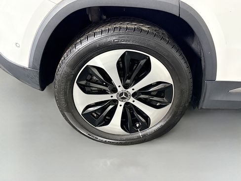 Used 2025 Mercedes-Benz GLA 250 image 33