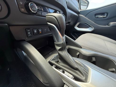 Used 2024 Nissan Frontier SV w/ Technology Package image 26