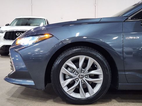 Used 2021 Toyota Avalon XLE w/ Moonroof Package image 7