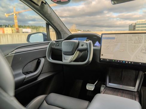 Used 2024 Tesla Model X image 21