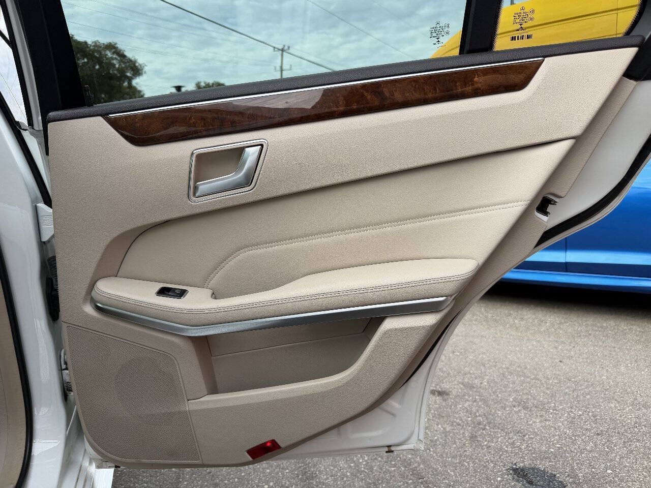 Used 2014 Mercedes-Benz E 350 4MATIC Sedan image 24