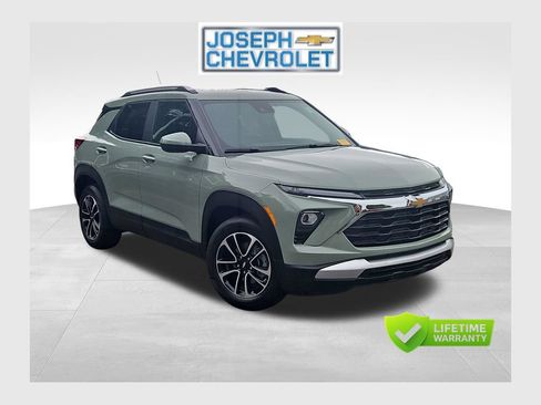 Used 2026 Chevrolet TrailBlazer LT FWD image 1