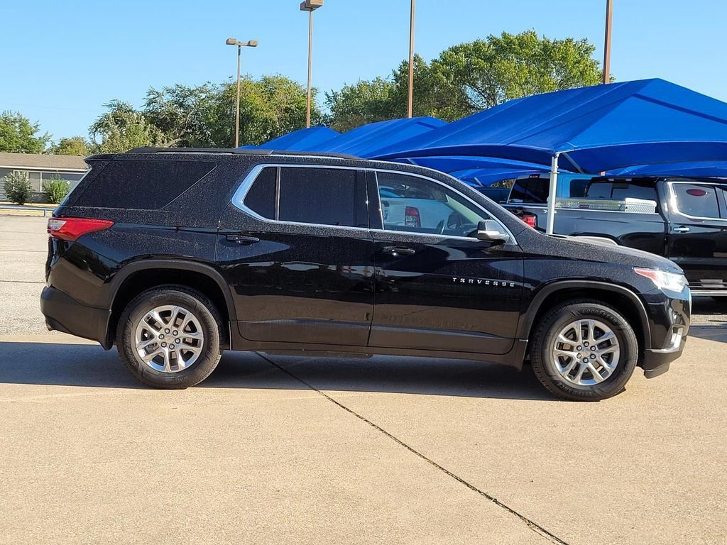 Used 2021 Chevrolet Traverse LT FWD image 7