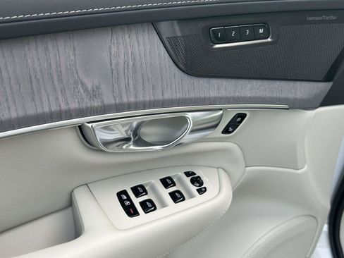New 2026 Volvo XC90 B6 Ultra image 21
