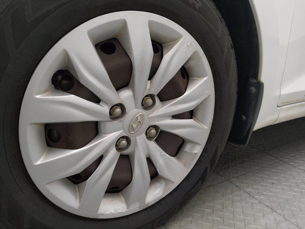 Used 2019 Hyundai Accent SE FWD image 31