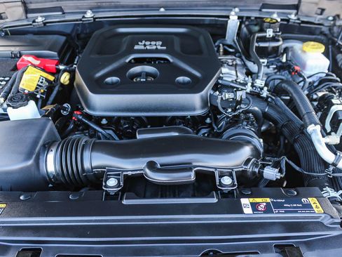 Used 2022 Jeep Wrangler Unlimited Sahara w/ LED Lighting Group image 26