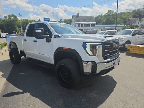 Used 2025 GMC Sierra 2500 Pro w/ Convenience Package AWD/4WD image 8