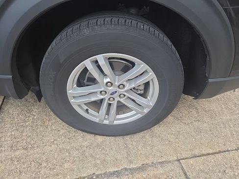 Used 2023 Ford Explorer XLT RWD image 15
