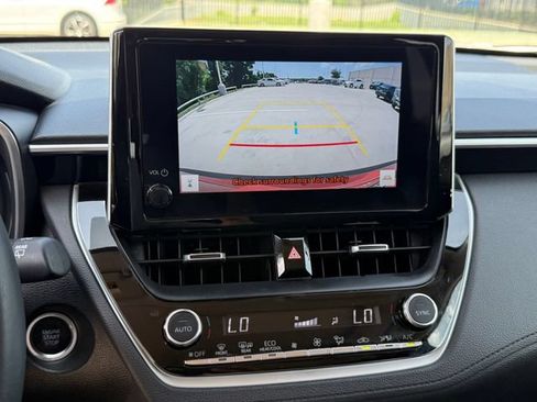 Used 2023 Toyota Corolla Cross XLE w/ Convenience Package FWD image 18