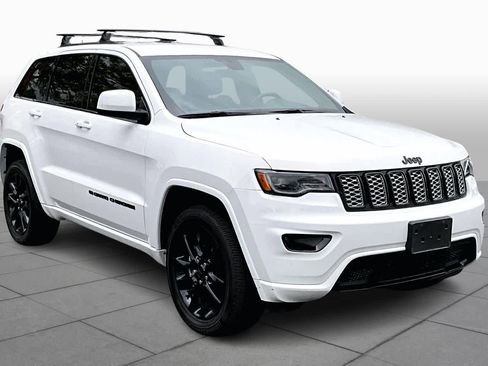 Used 2022 Jeep Grand Cherokee Laredo X image 2