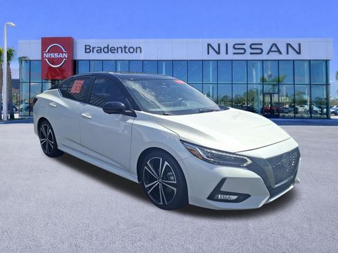 Used 2023 Nissan Sentra SR w/ SR Premium Package FWD image 3