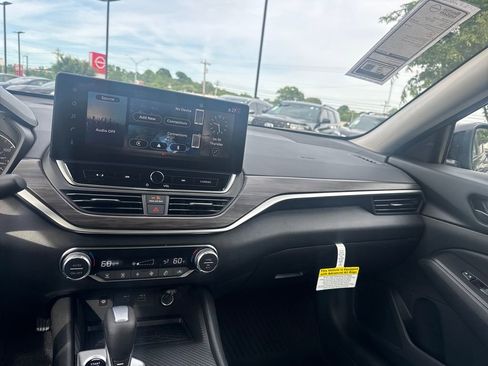 New 2026 Nissan Altima 2.5 SV w/ SV Special Edition Package FWD image 16