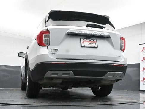 Used 2024 Ford Explorer XLT w/ Equipment Group 202A AWD/4WD image 34
