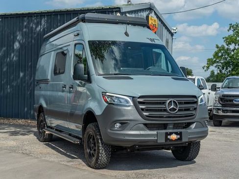 Used 2021 Mercedes-Benz Sprinter 2500 image 8