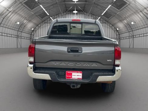 Used 2017 Toyota Tacoma SR5 w/ Tow Package RWD image 6