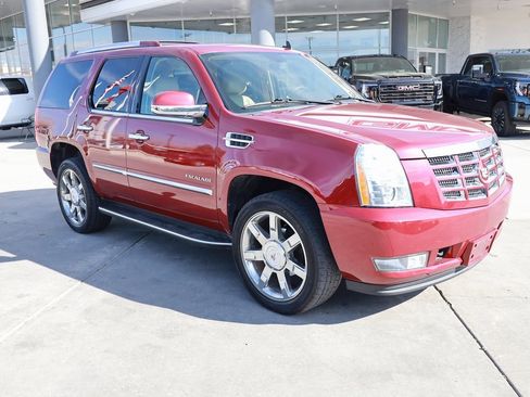 Used 2010 Cadillac Escalade Luxury image 8
