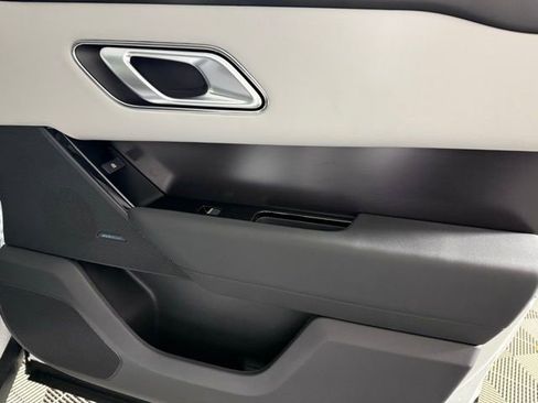 Certified 2026 Land Rover Range Rover Velar Dynamic SE image 32