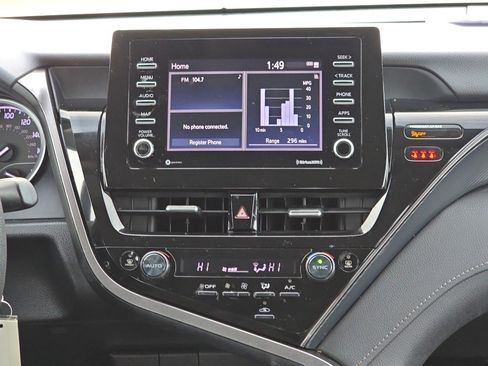 Certified 2022 Toyota Camry LE image 21