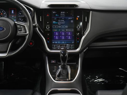 Used 2022 Subaru Outback Limited image 16
