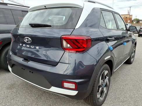 New 2026 Hyundai Venue SEL FWD image 17