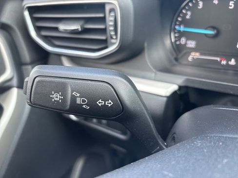 Used 2022 Ford Explorer XLT w/ Equipment Group 202A image 24