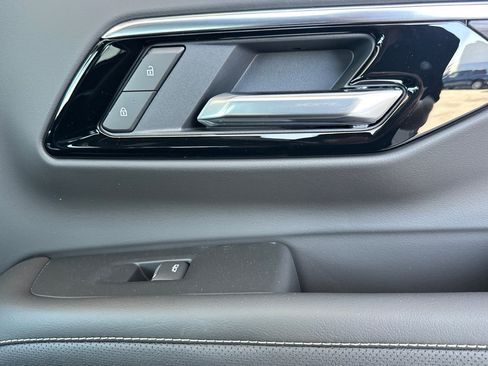 New 2025 Chevrolet Suburban Premier image 20