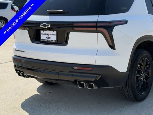 Used 2025 Chevrolet Traverse LT w/ Midnight/Sport Edition FWD image 8