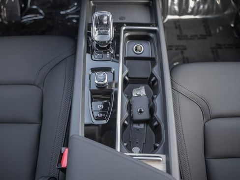 New 2026 Volvo XC60 B5 Plus w/ Protection Package Premier image 26