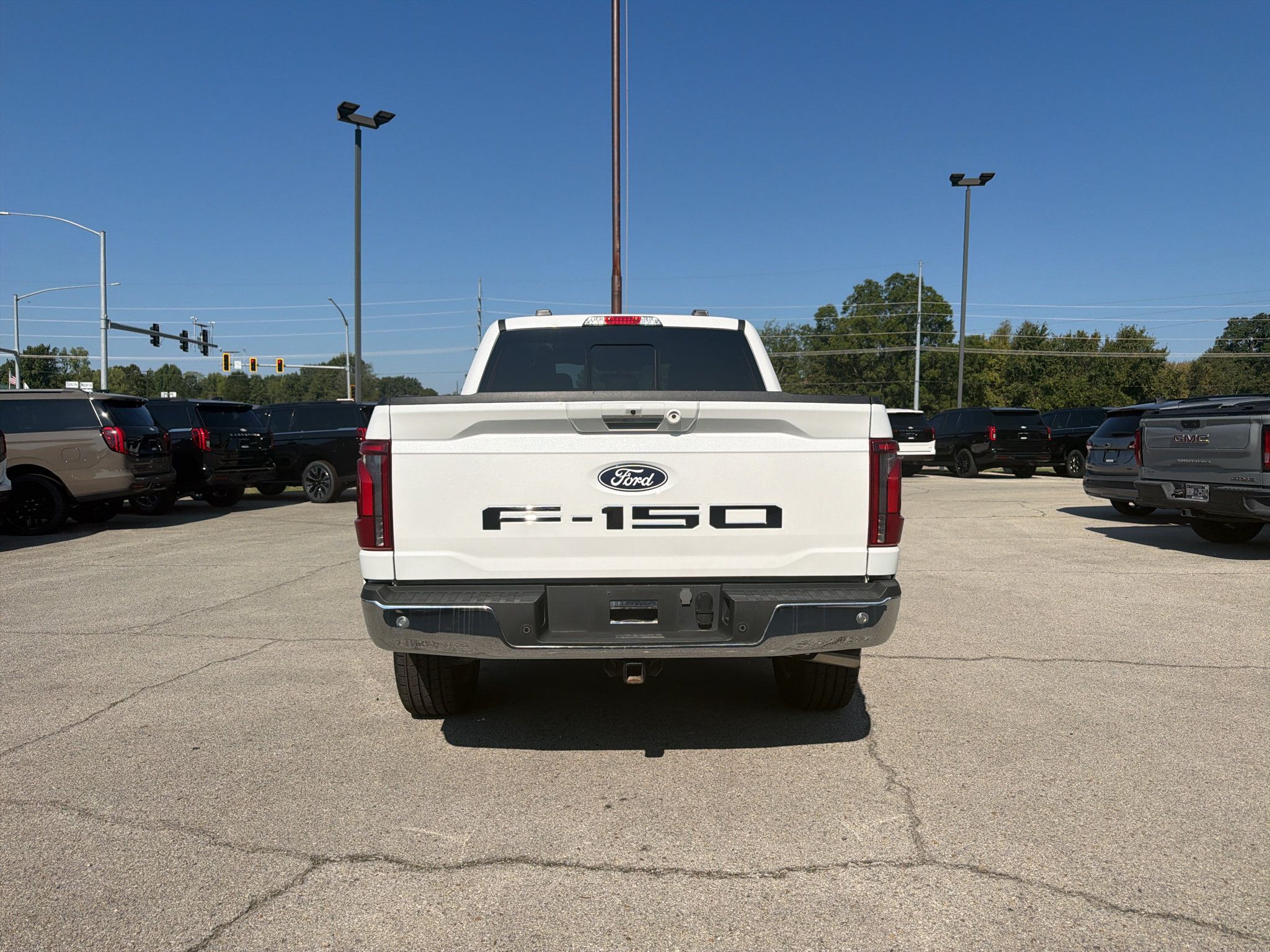 Used 2024 Ford F150 Lariat w/ FX4 Off-Road Package AWD/4WD image 4