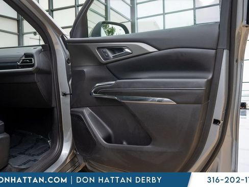 Used 2025 Chevrolet Traverse LT AWD/4WD image 20