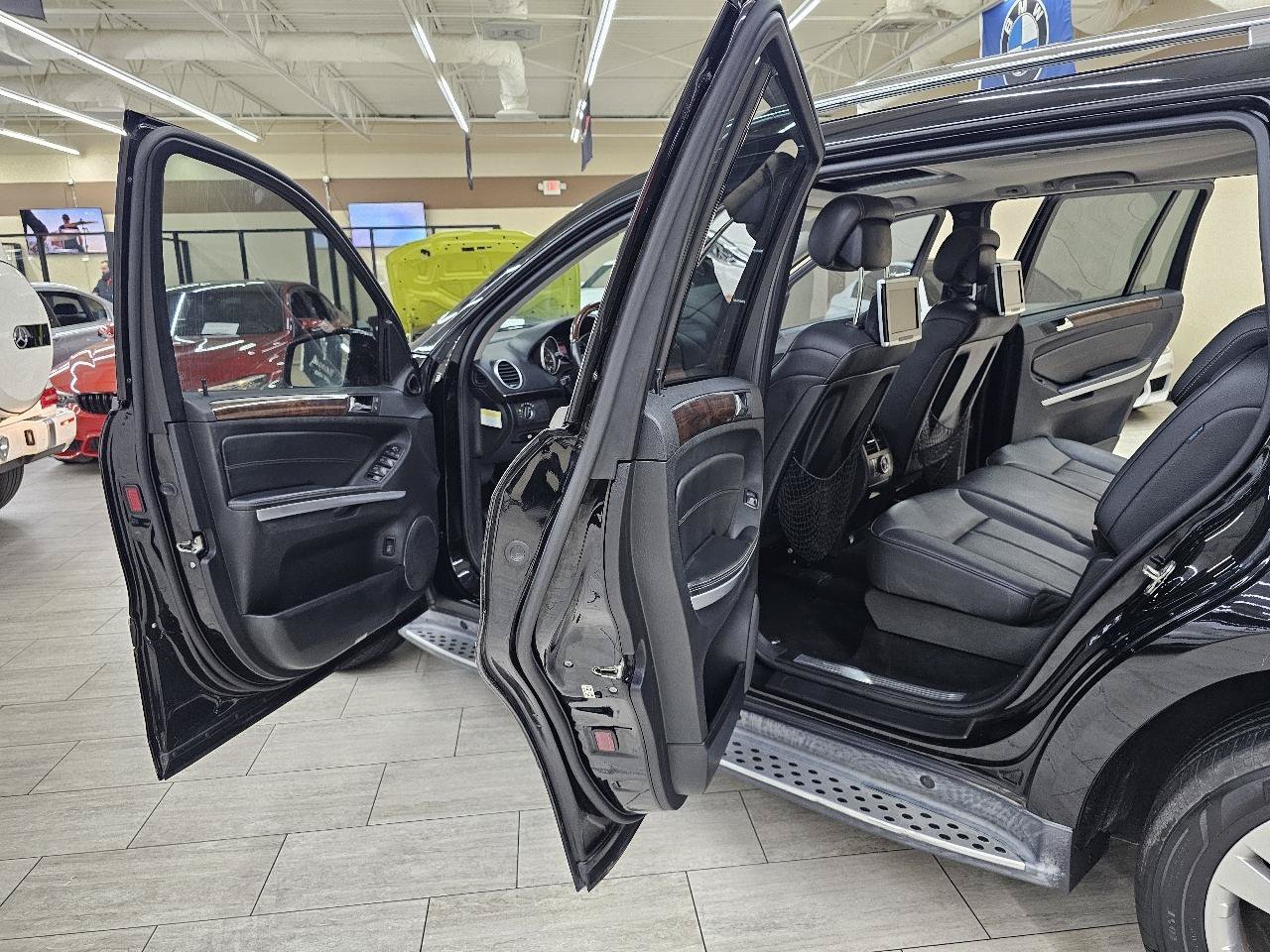 Used 2011 Mercedes-Benz GL 450 4MATIC image 17