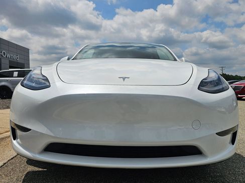Used 2023 Tesla Model Y Long Range AWD/4WD image 28