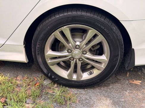 Used 2019 Hyundai Sonata Limited w/ Ultimate Package 04 FWD image 6