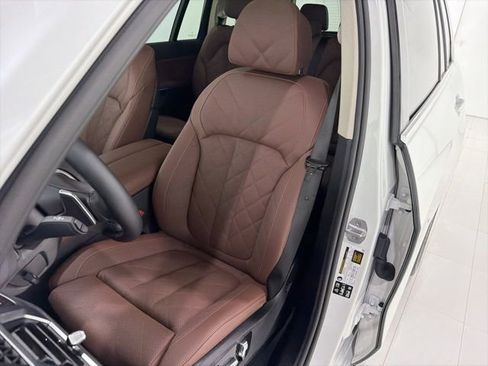 Used 2026 BMW X7 xDrive40i AWD/4WD image 13