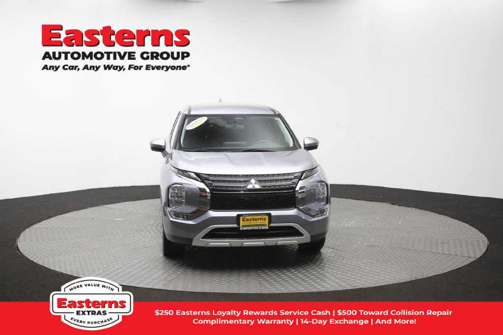Used 2023 Mitsubishi Outlander SE AWD/4WD image 53