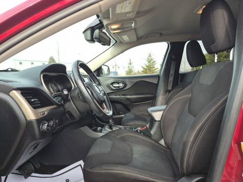 Used 2016 Jeep Cherokee Latitude w/ Comfort & Convenience Group image 15