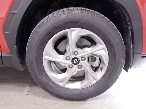 Used 2023 Hyundai Tucson SE image 12