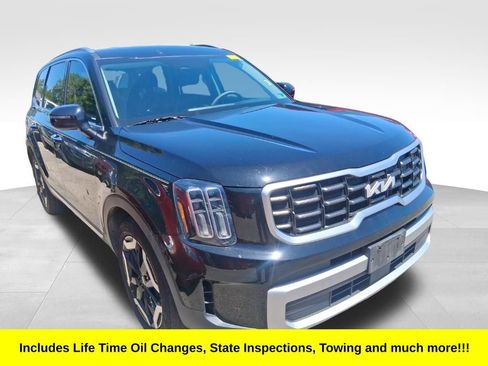 Used 2023 Kia Telluride S AWD/4WD image 3