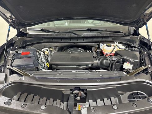 Certified 2025 Chevrolet Suburban Premier AWD/4WD image 30
