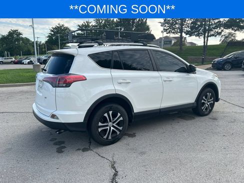 Used 2017 Toyota RAV4 LE FWD image 6