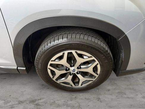Used 2023 Subaru Forester Premium AWD/4WD image 44