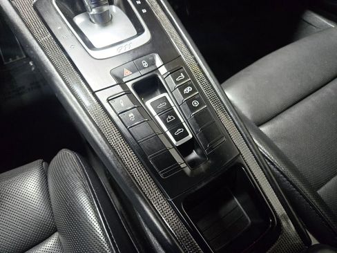 Used 2017 Porsche 911 Carrera 4S image 32