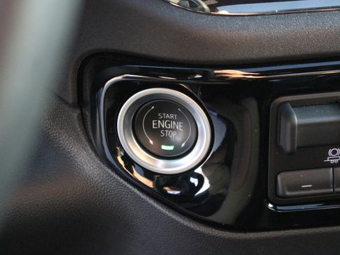 Used 2025 Chevrolet Silverado 1500 ZR2 w/ Technology Package image 31