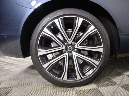 Used 2023 Volvo XC60 B5 Ultimate image 32