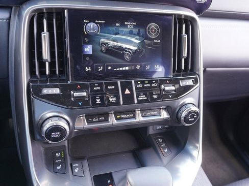 Used 2023 Lexus LX 600 4WD w/ Interior Upgrade Package image 18