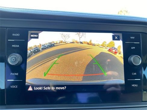 Used 2019 Volkswagen Jetta SEL Premium image 19